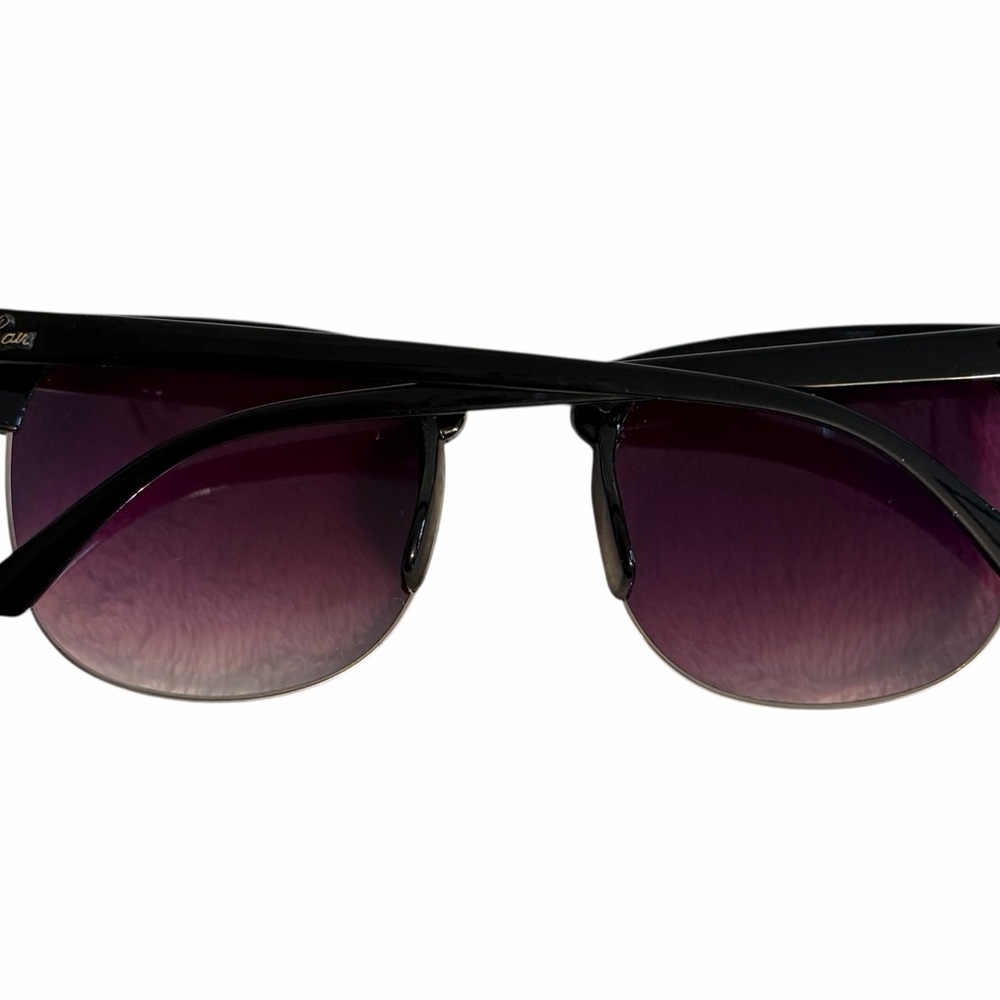 Ray-Ban Sunglasses & Black Leather Velvet Lined Case - Picture 3 of 15